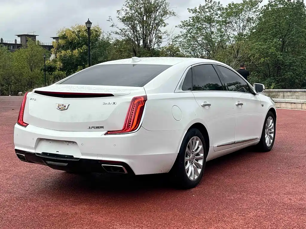Cadillac XTS — фото 6