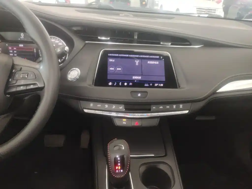 Cadillac XT4 — фото 13