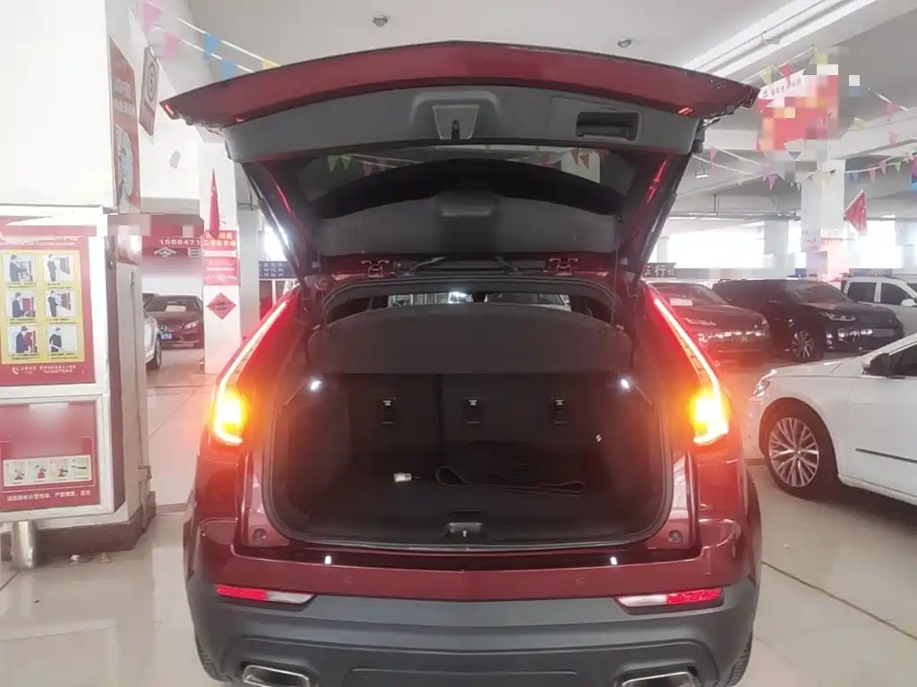 Cadillac XT4 — фото 19
