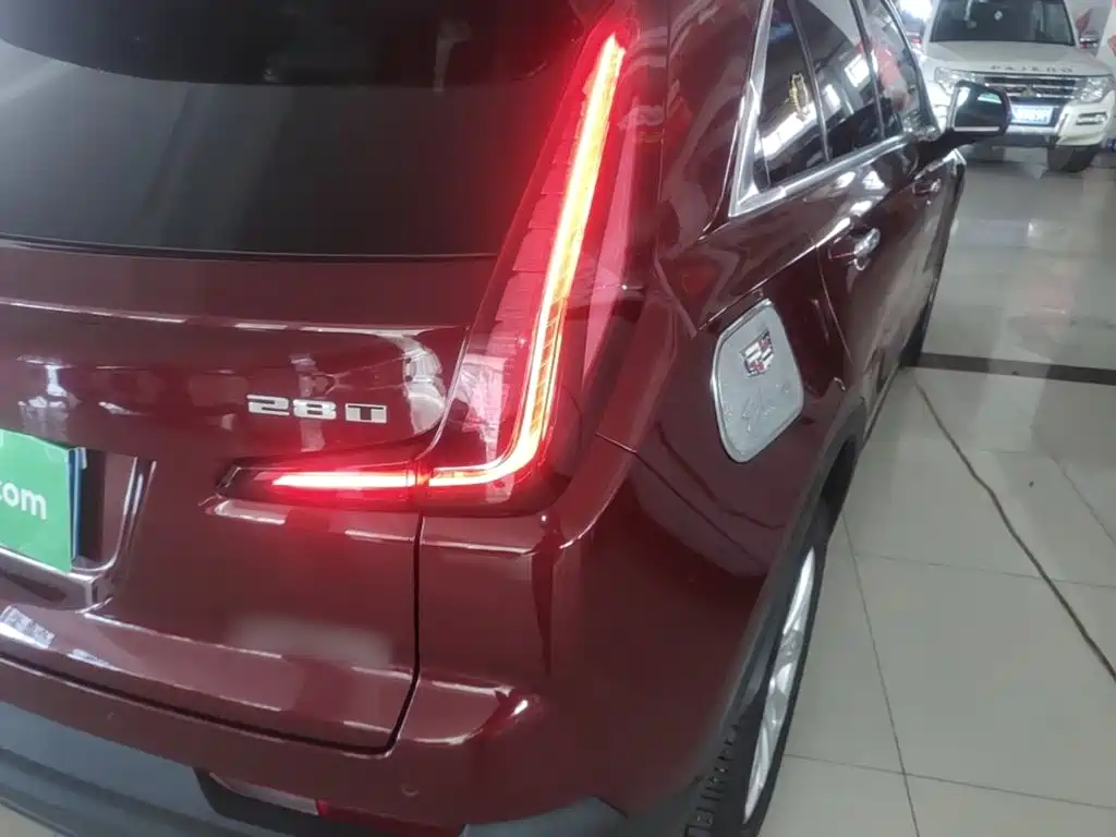 Cadillac XT4 — фото 8