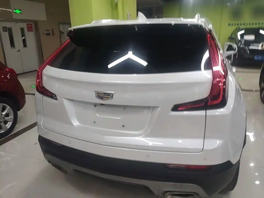 Cadillac XT4 — фото 6