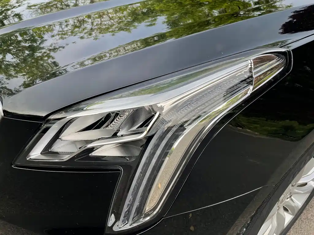 Cadillac XTS — фото 13