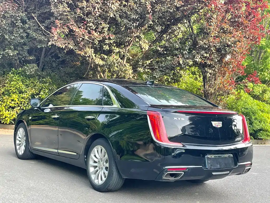 Cadillac XTS — фото 6