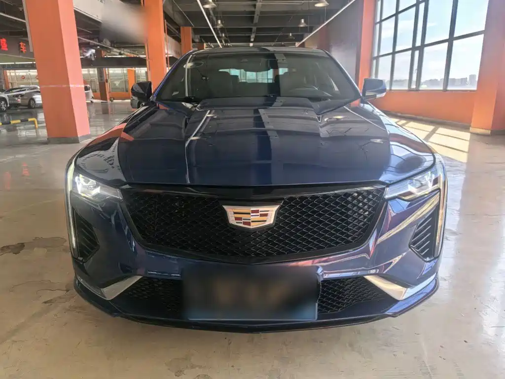 Cadillac CT4 — фото 19