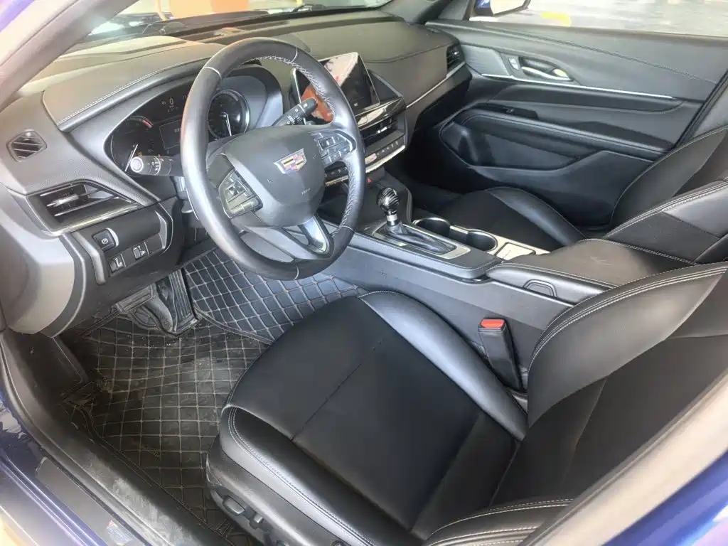 Cadillac CT4 — фото 5