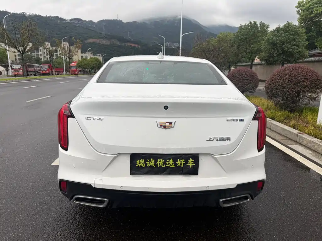 Cadillac CT4 — фото 19