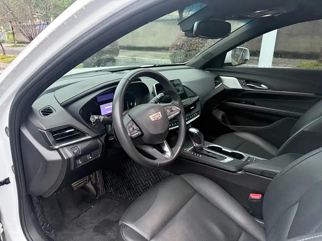 Cadillac CT4 — фото 6