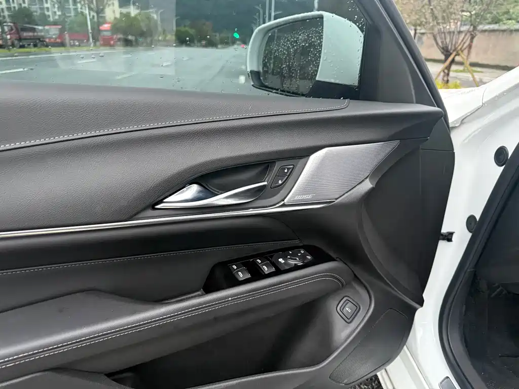 Cadillac CT4 — фото 7