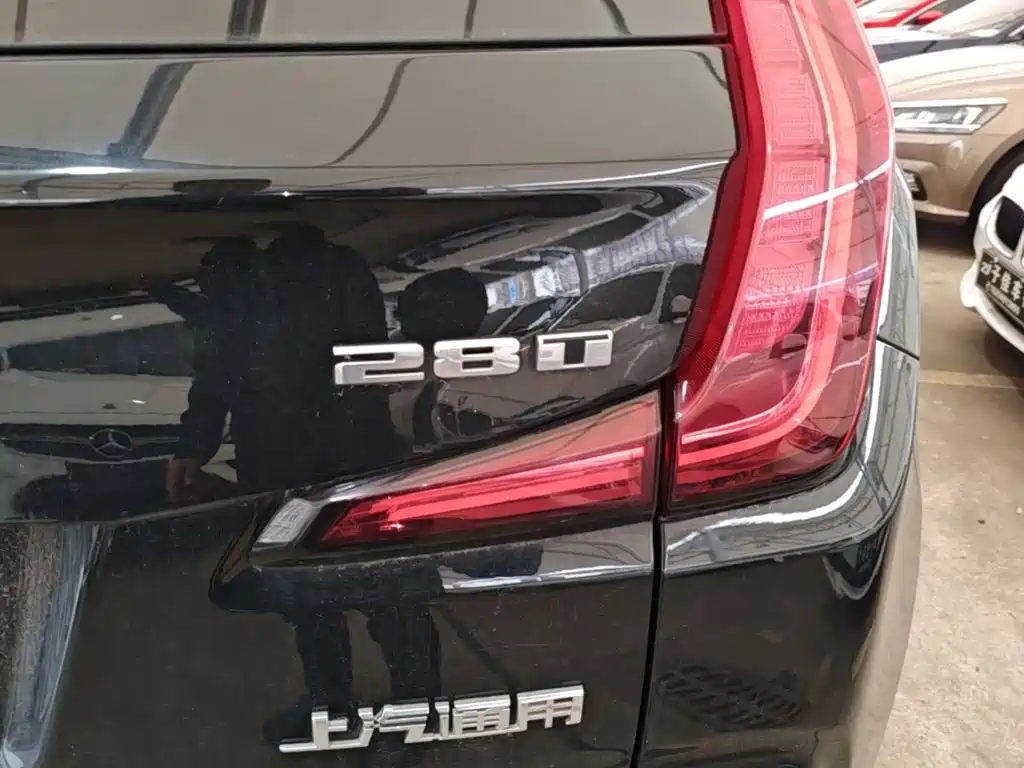 Cadillac XT4 — фото 8