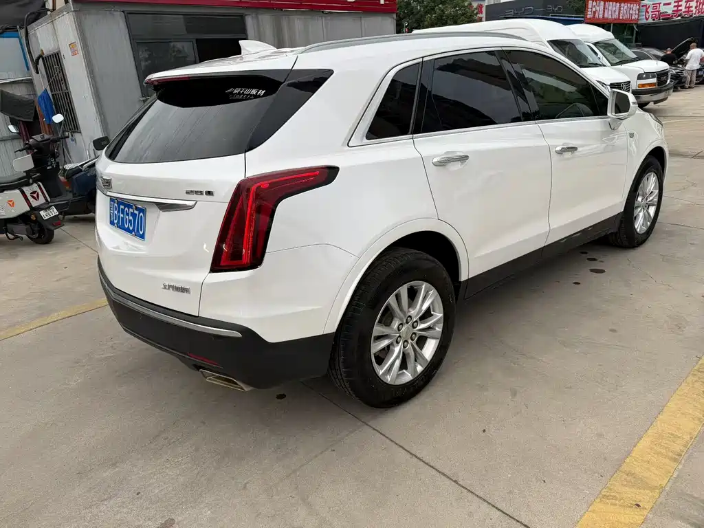 Cadillac XT5 — фото 7