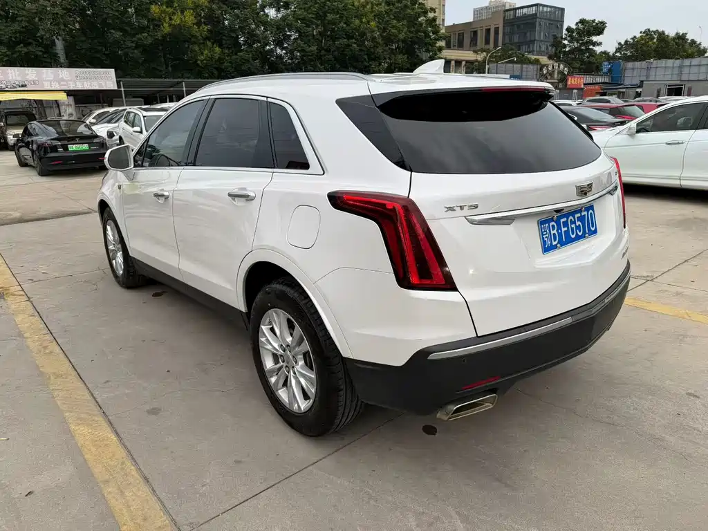 Cadillac XT5 — фото 9