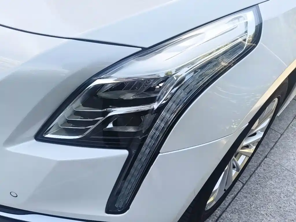 Cadillac CT6 — фото 24