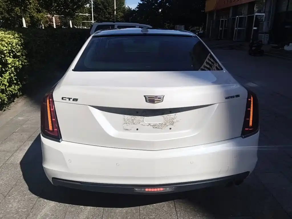 Cadillac CT6 — фото 6