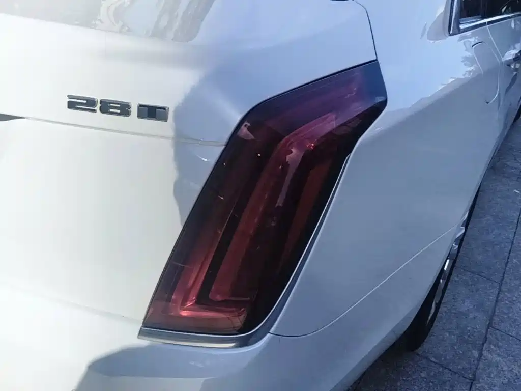 Cadillac CT6 — фото 8
