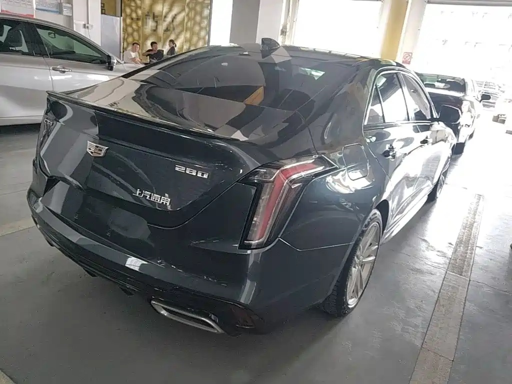 Cadillac CT4 — фото 7