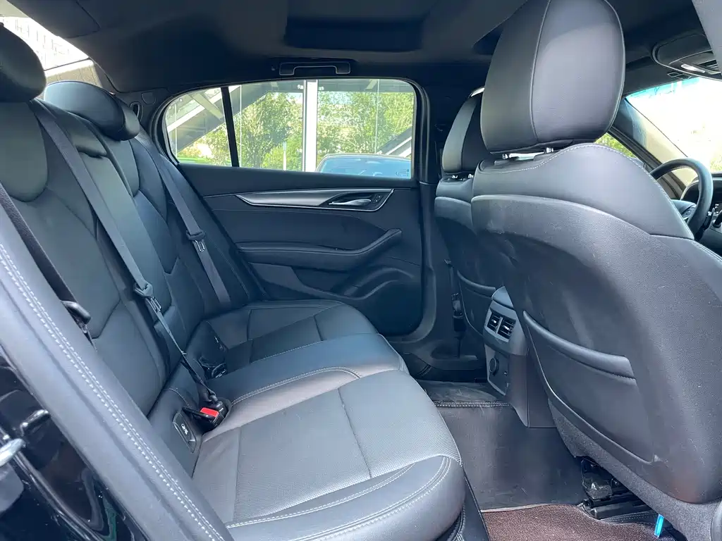 Cadillac CT5 — фото 14