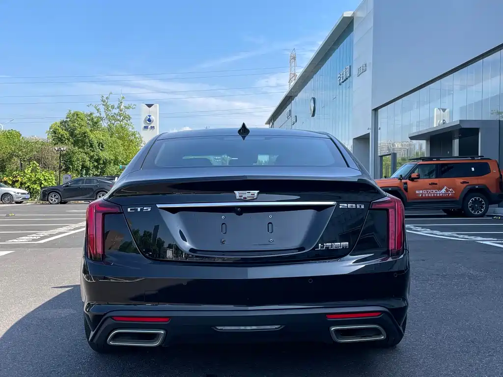 Cadillac CT5 — фото 17