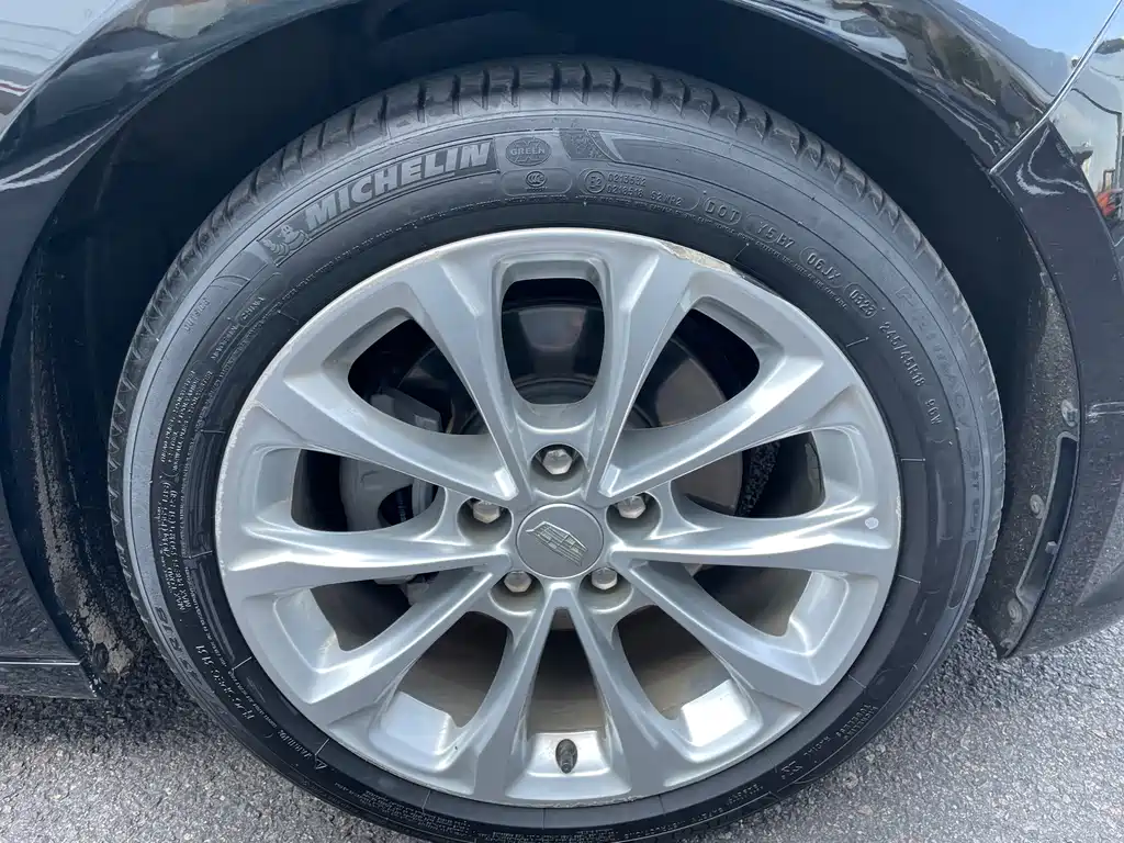 Cadillac CT5 — фото 21