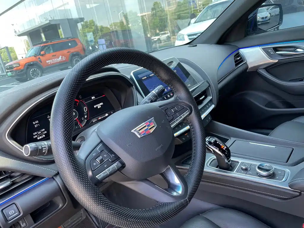 Cadillac CT5 — фото 5