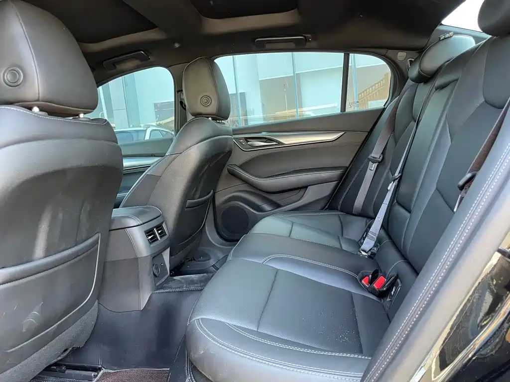 Cadillac CT5 — фото 8
