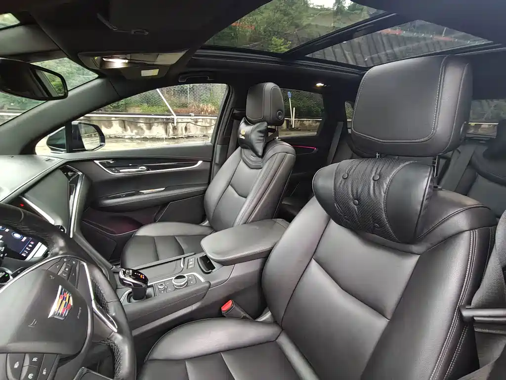 Cadillac XT5 — фото 11