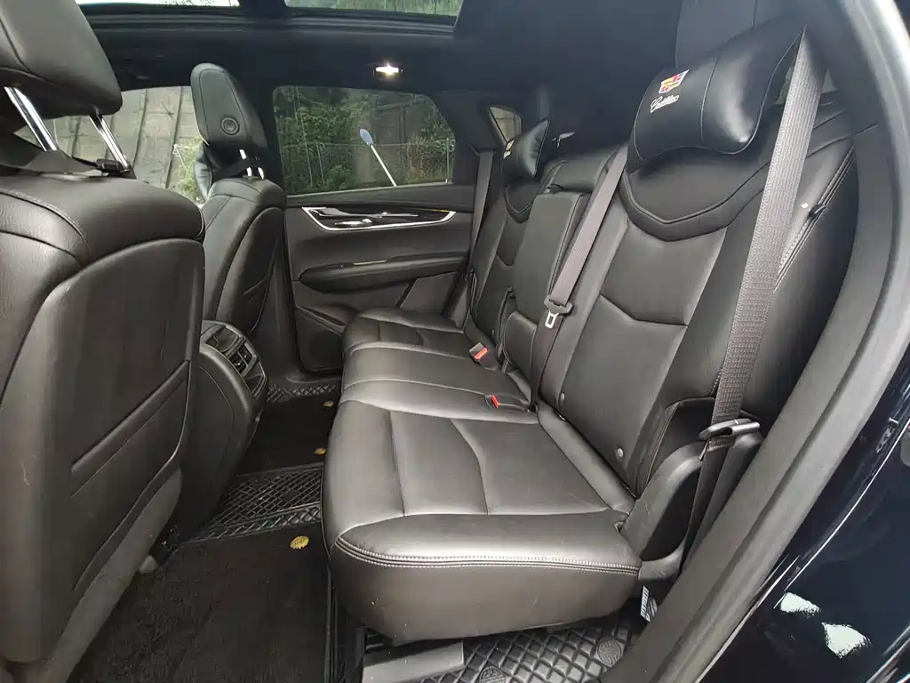 Cadillac XT5 — фото 15