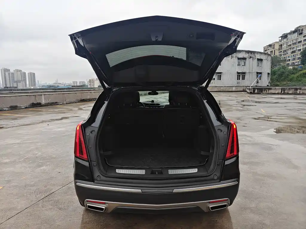 Cadillac XT5 — фото 18
