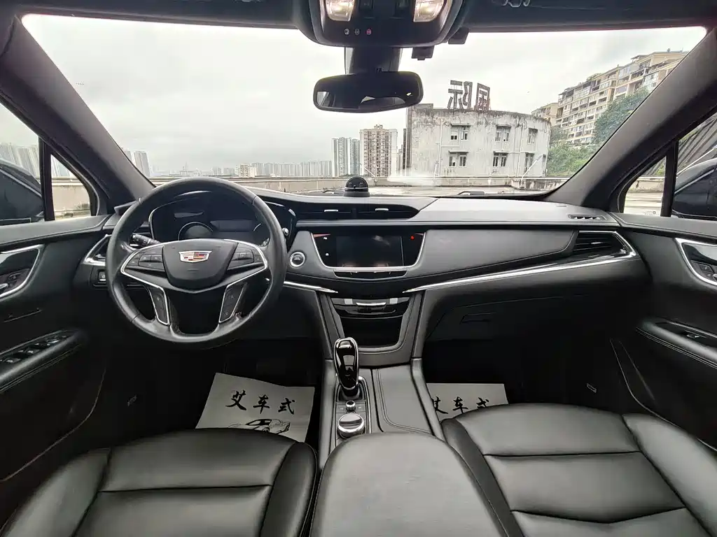Cadillac XT5 — фото 21