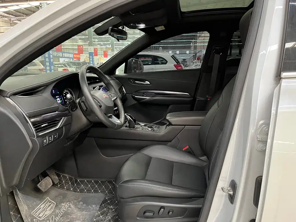 Cadillac XT4 — фото 4