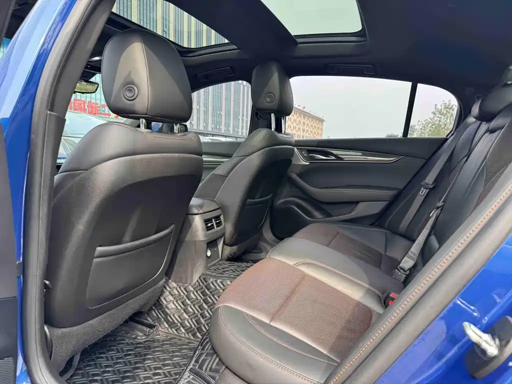Cadillac CT5 — фото 14