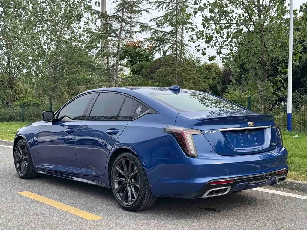 Cadillac CT5 — фото 8