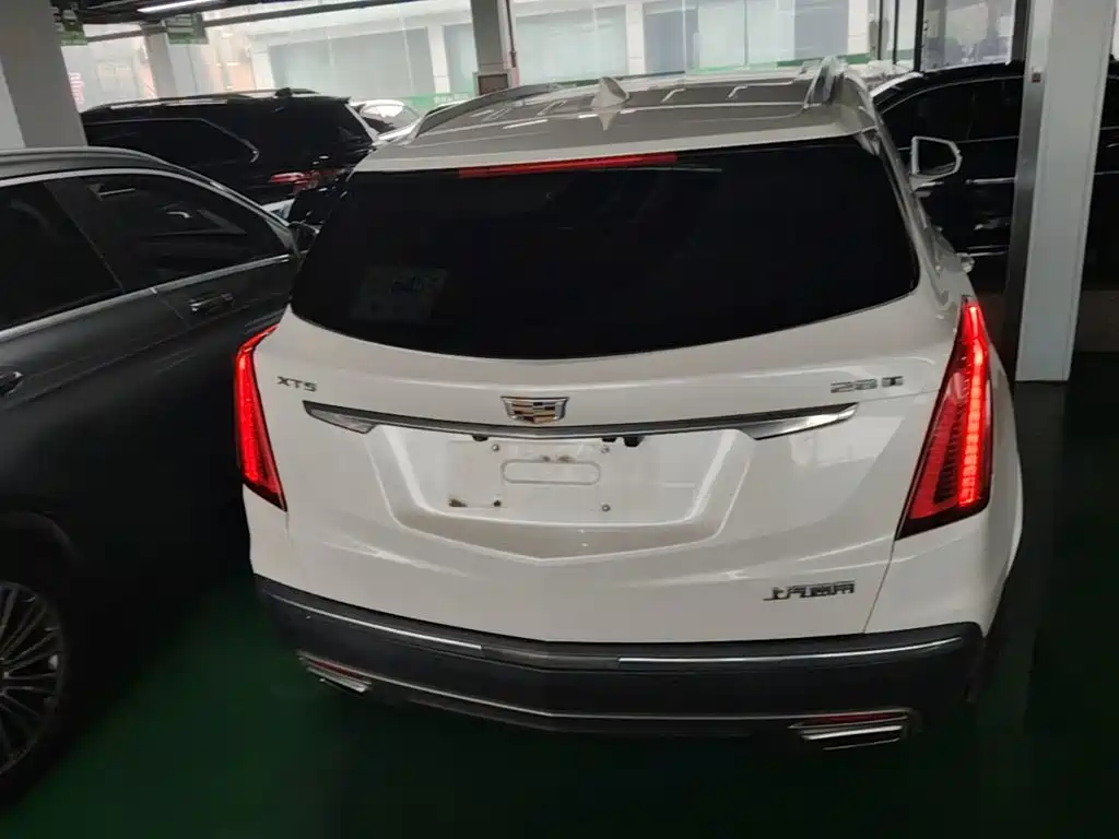 Cadillac XT5 — фото 6