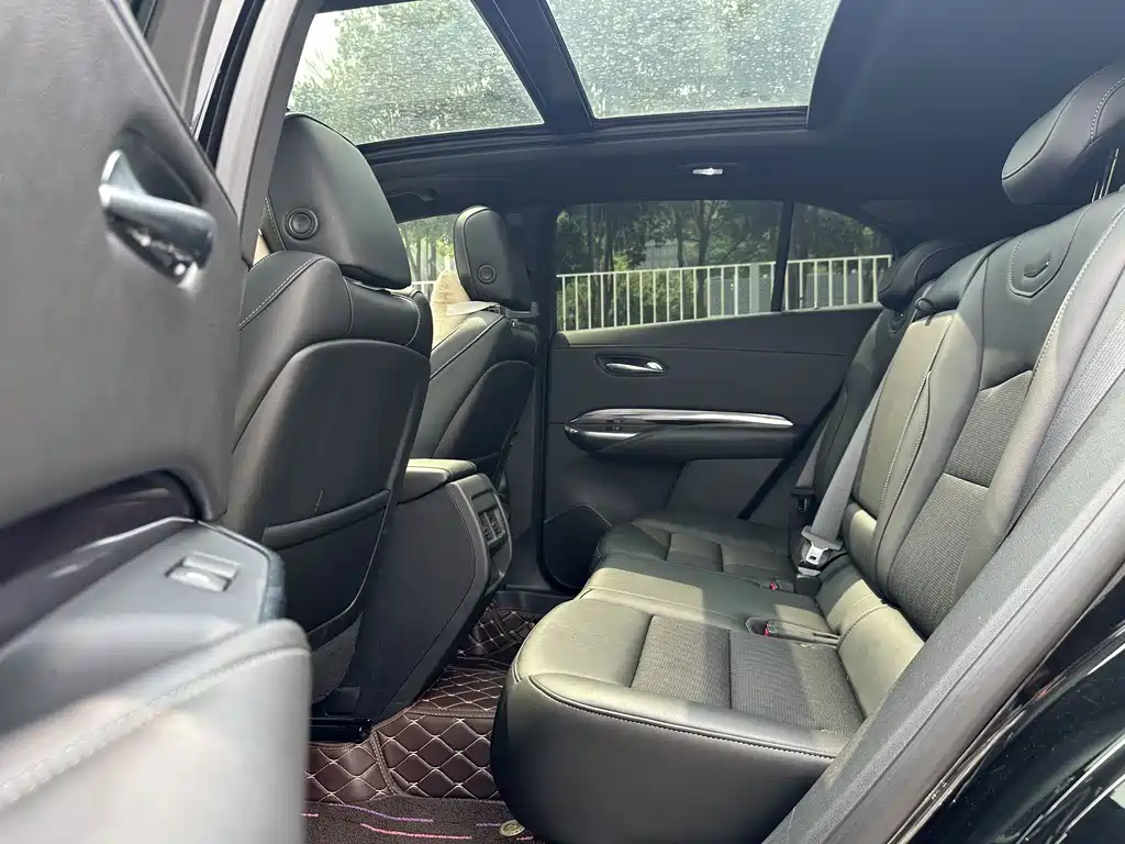 Cadillac XT4 — фото 13