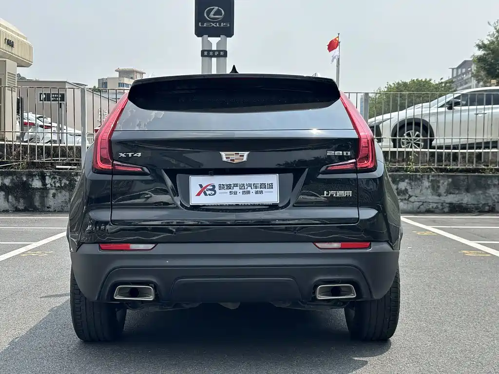Cadillac XT4 — фото 7