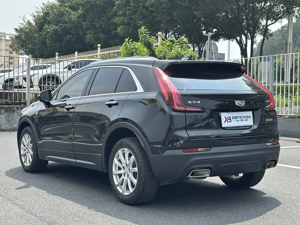 Cadillac XT4 — фото 9
