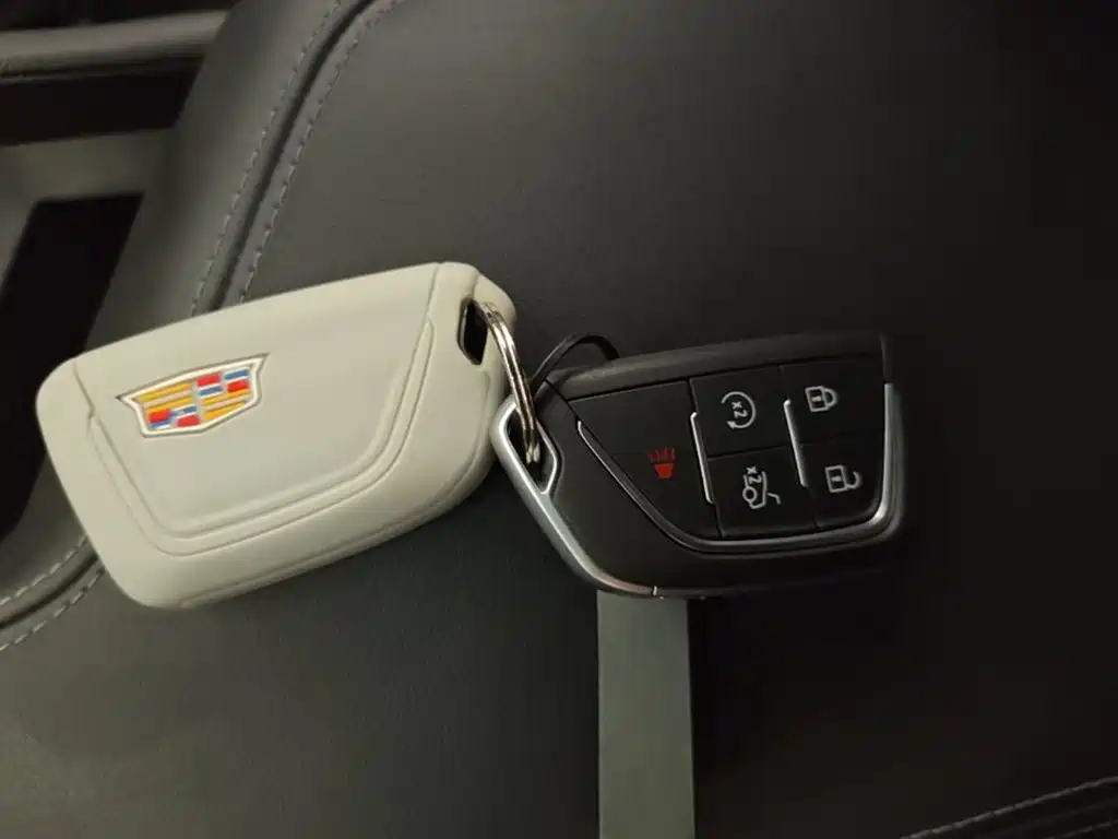 Cadillac CT5 — фото 13