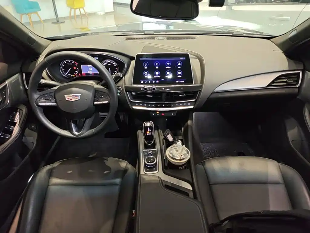 Cadillac CT5 — фото 14