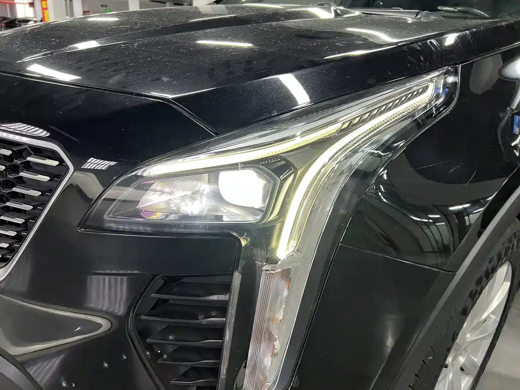 Cadillac XT4 — фото 14
