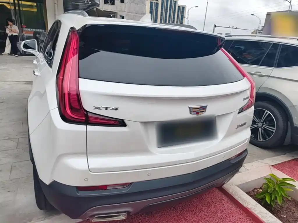 Cadillac XT4 — фото 6