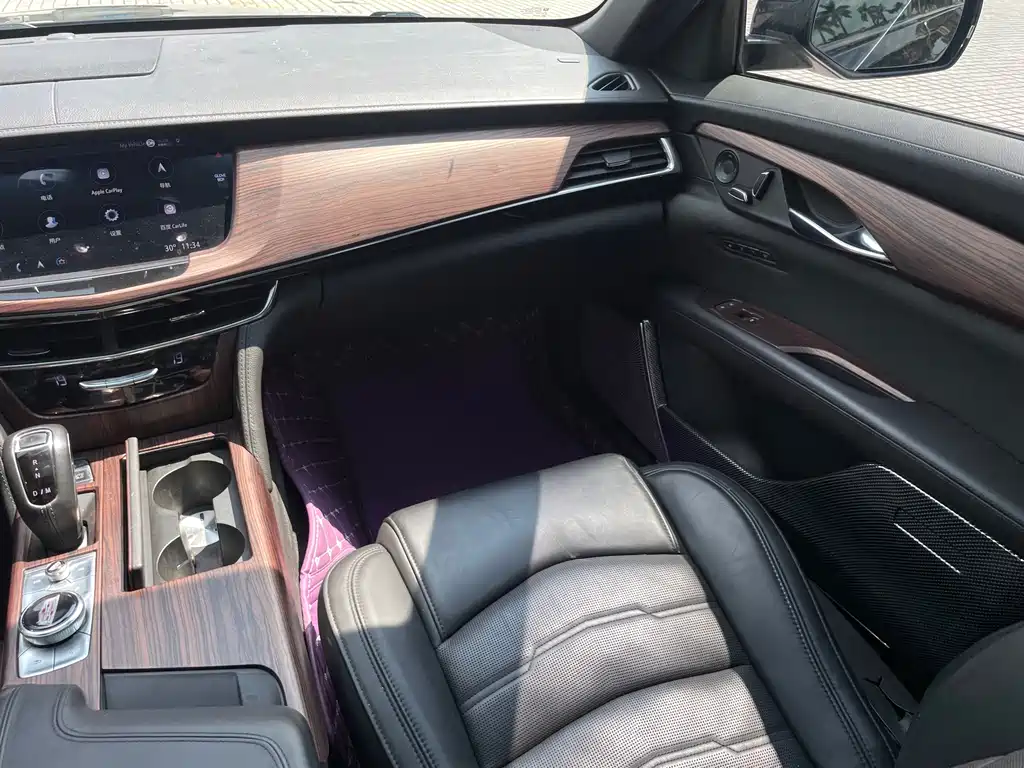 Cadillac CT6 — фото 15
