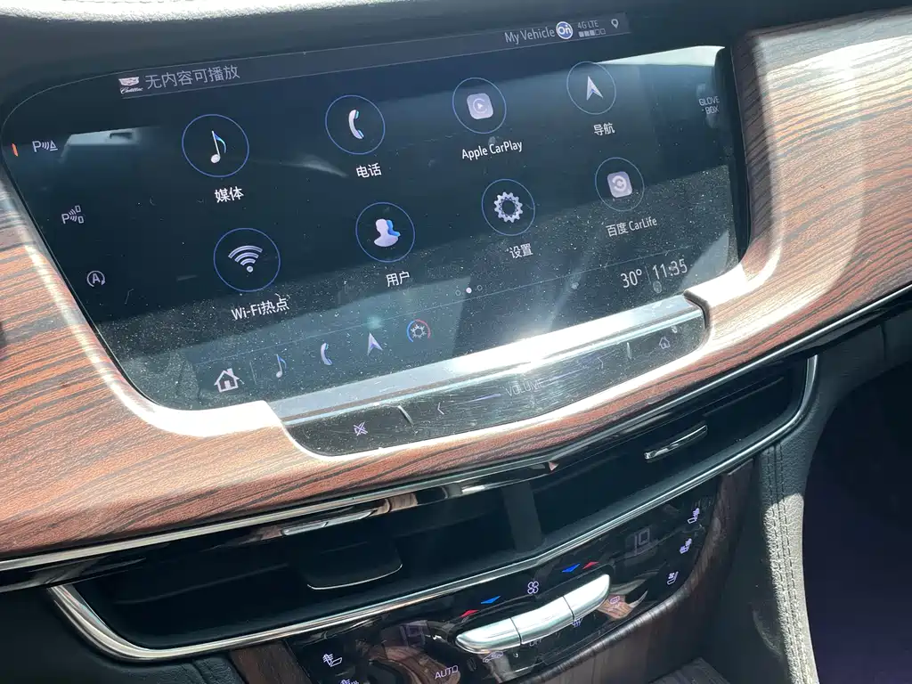 Cadillac CT6 — фото 26