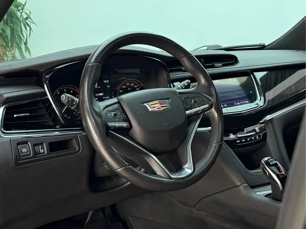 Cadillac XT6 — фото 8