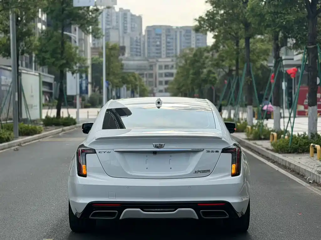Cadillac CT5 — фото 8