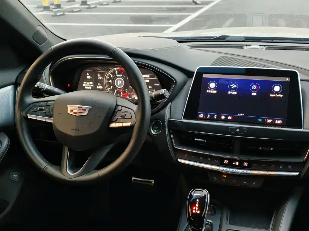 Cadillac CT5 — фото 13
