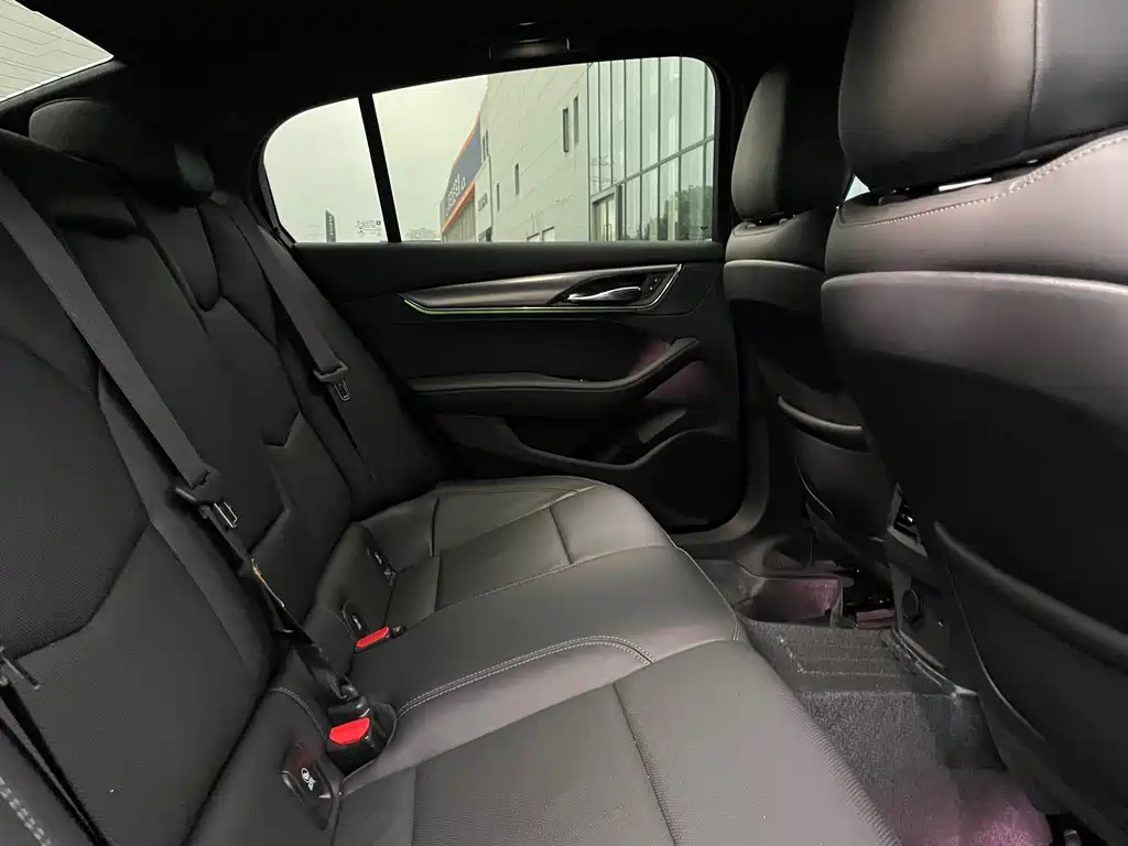 Cadillac CT5 — фото 11