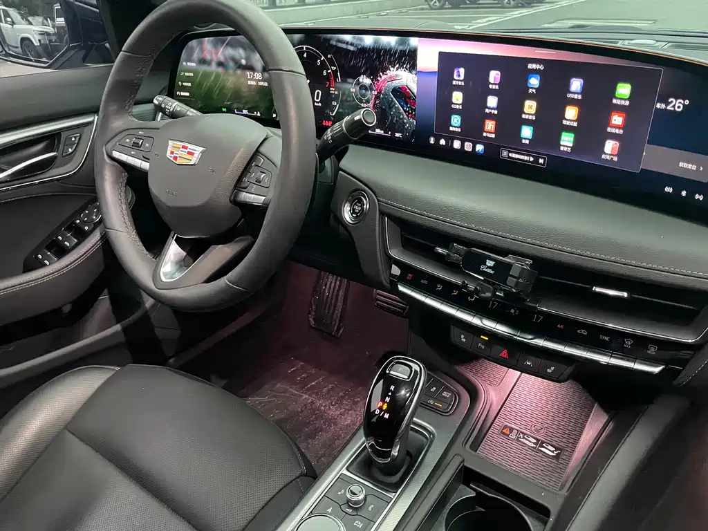 Cadillac CT5 — фото 13