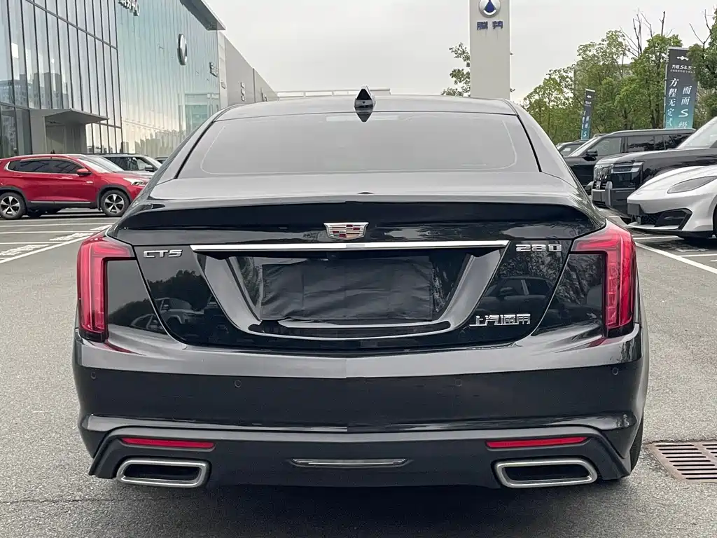 Cadillac CT5 — фото 15