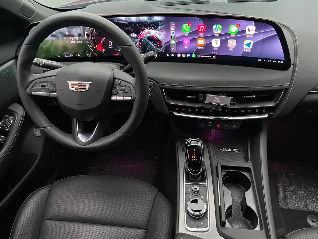 Cadillac CT5 — фото 10