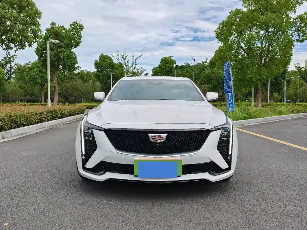Cadillac CT5 — фото 2