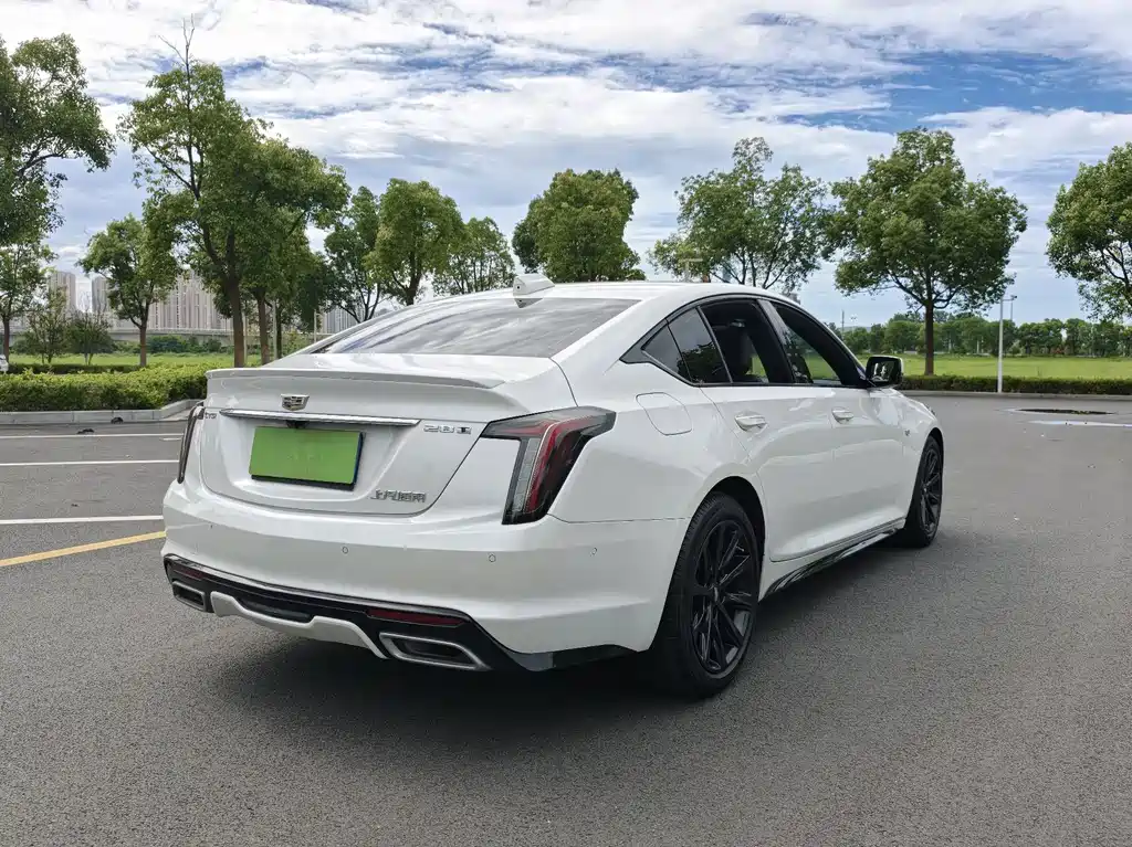 Cadillac CT5 — фото 21